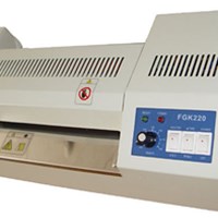 FGK 220 stroj za plastifikaciju