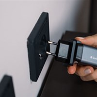 VERBATIM GaN zidni punjač od 35 W s 2 priključka