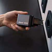 VERBATIM GaN zidni punjač od 65 W s 3 priključka