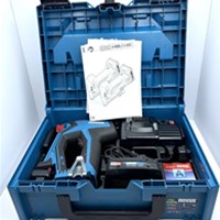 NOVUS J-550 tapetarska bežična klamerica u kovčegu