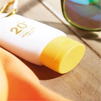 GIFTS Losion za sunčanje s karabinjerom