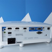 BenQ MH733 Full HD projektor